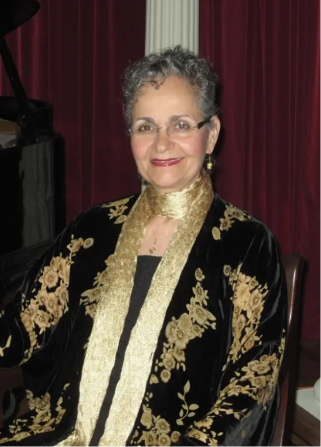 Chrissellene - Visionary